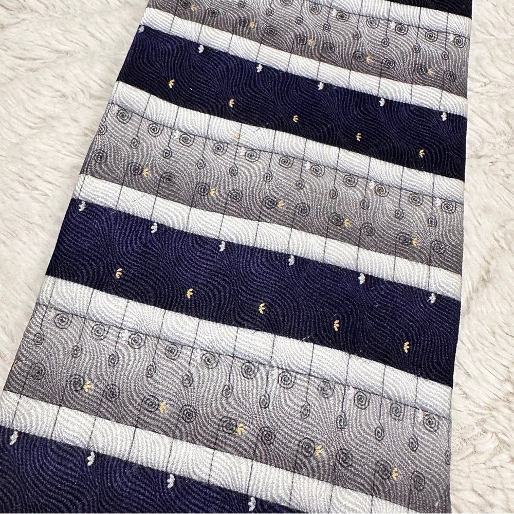 Valerie Garati 100% Silk Elegant Navy and Gray Striped Tie   Business NWOT